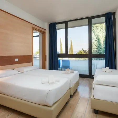 佳迪萨诺中央旅游酒店 3*