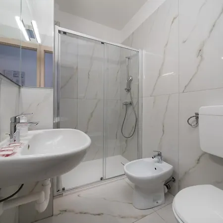 佳迪萨诺中央旅游酒店 酒店