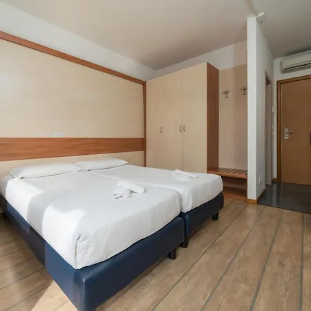 佳迪萨诺中央旅游酒店