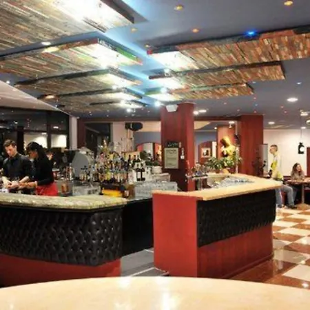 佳迪萨诺中央旅游酒店 酒店 布索伦戈