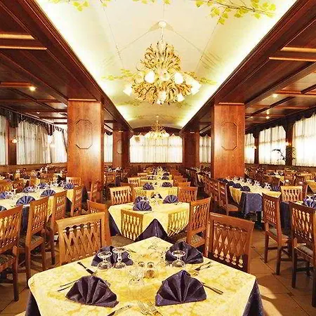 酒店 佳迪萨诺中央旅游酒店 3*