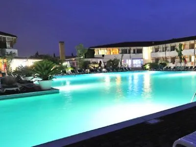 Centro Turistico Gardesano 3* בוסולנגו